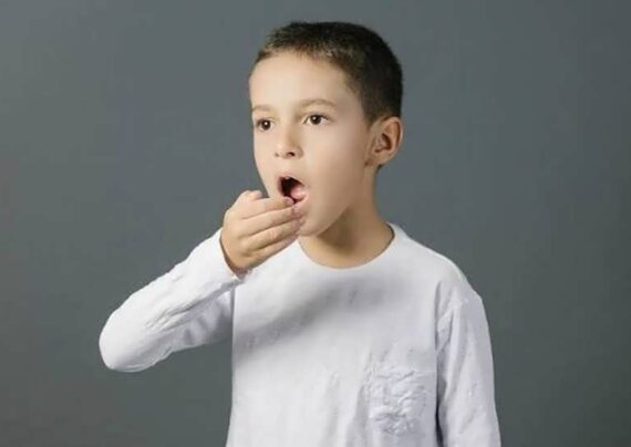 بوی بد دهان کودکان چگونه ایجاد می شود؟