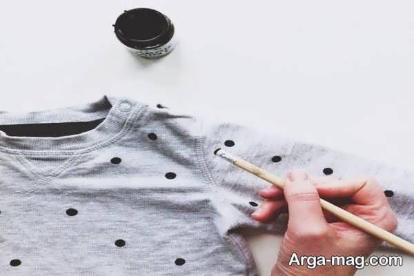 نقاشی نقطه ای روی لباس با قلم