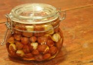 طرز تهیه ترشی فندق خانگی