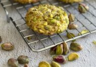طرز تهیه کوکی پسته‌ ای خانگی